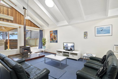 Black Dolphin Waterfront Townhouse - Bay Views - Timeshare Accommodation 1