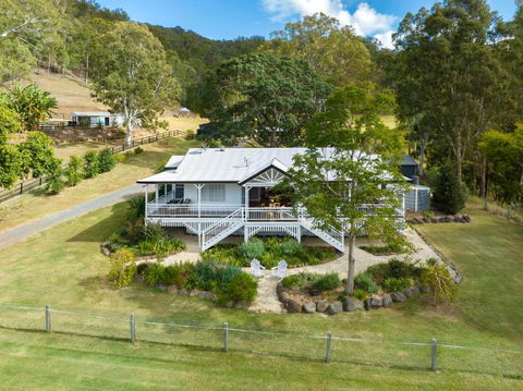 The Stables Luxury Country Escape - Timeshare Accommodation 0