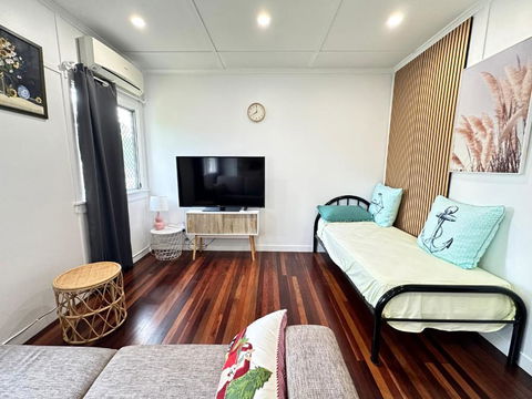 Zen Escape Guest House- Hidden Little Gem, Funky Corner, Boutique Granny Flat - Timeshare Accommodation 3