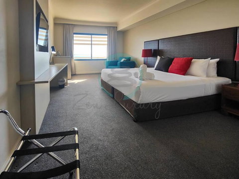 ZEN88 ESPLANADE: Hotel Suite W/ Ocean/Sunset Views - Timeshare Accommodation 1