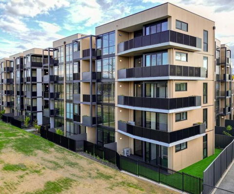 ZMITH Apartment - BROOKE, - Near AIS, GIO Stadium, UC, & Nth - Canberra Hospital - Timeshare Accommodation 2