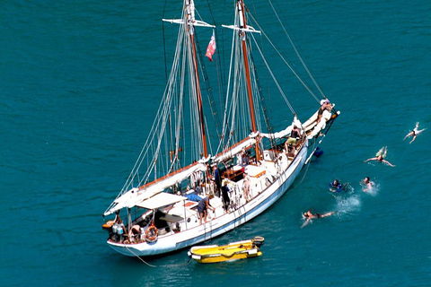 Whitehaven Beach Sailing And Snorkeling Cruise - Timeshare Accommodation 3