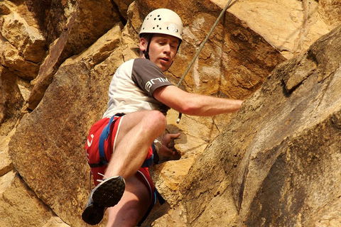Rock Climbing At The Kangaroo Point Cliffs In Brisbane - Timeshare Accommodation 0