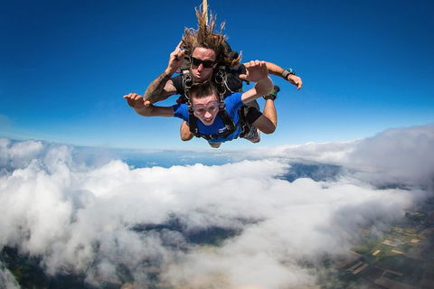 Reef And Rainforest Tandem Sky Dive In Cairns - Timeshare Accommodation 0