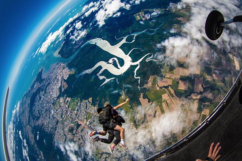 Reef And Rainforest Tandem Sky Dive In Cairns - Timeshare Accommodation 5