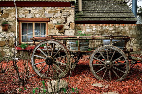 Adelaide Hills Day Tour. Winery Cellar Doors - Timeshare Accommodation 5